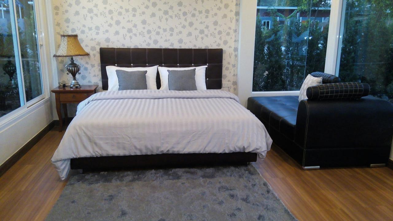 Bluemoon Riverside Phibun Mangsahan Экстерьер фото