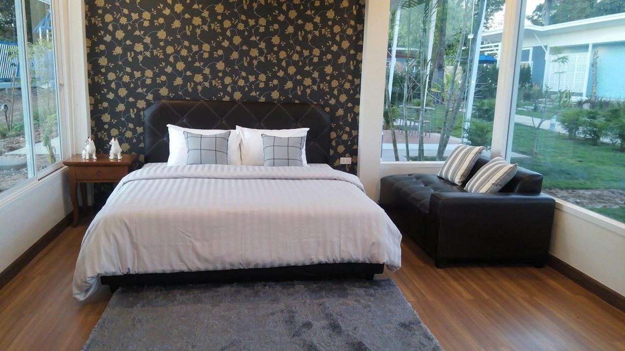 Bluemoon Riverside Phibun Mangsahan Экстерьер фото