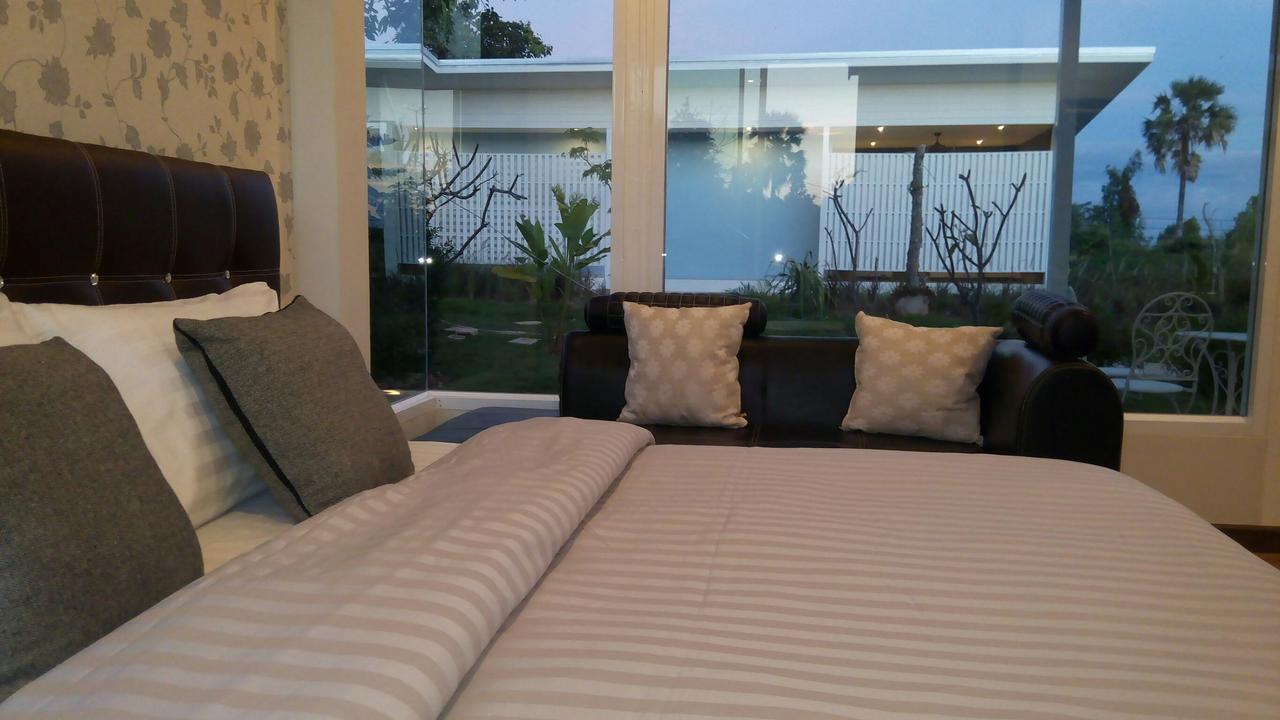 Bluemoon Riverside Phibun Mangsahan Экстерьер фото
