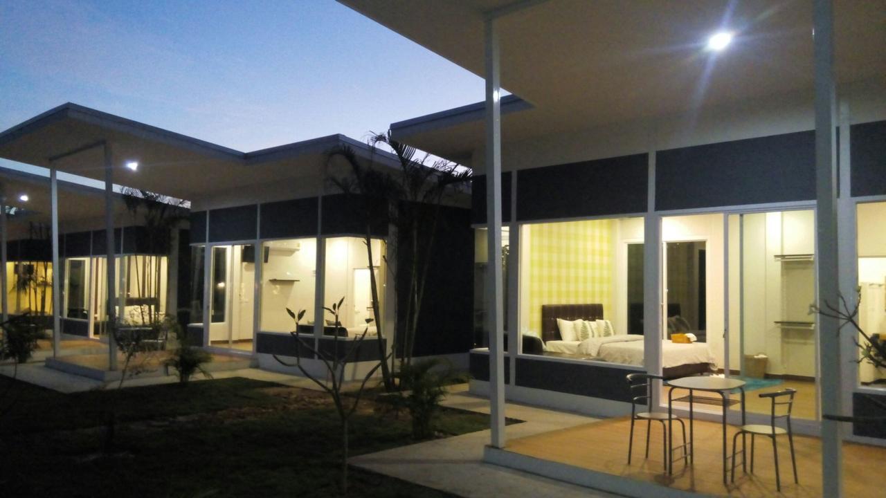 Bluemoon Riverside Phibun Mangsahan Экстерьер фото