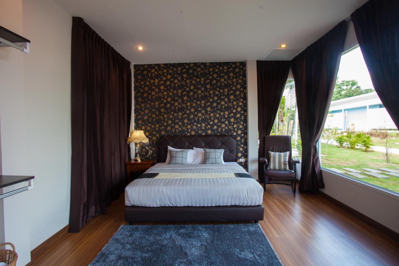 Bluemoon Riverside Phibun Mangsahan Экстерьер фото